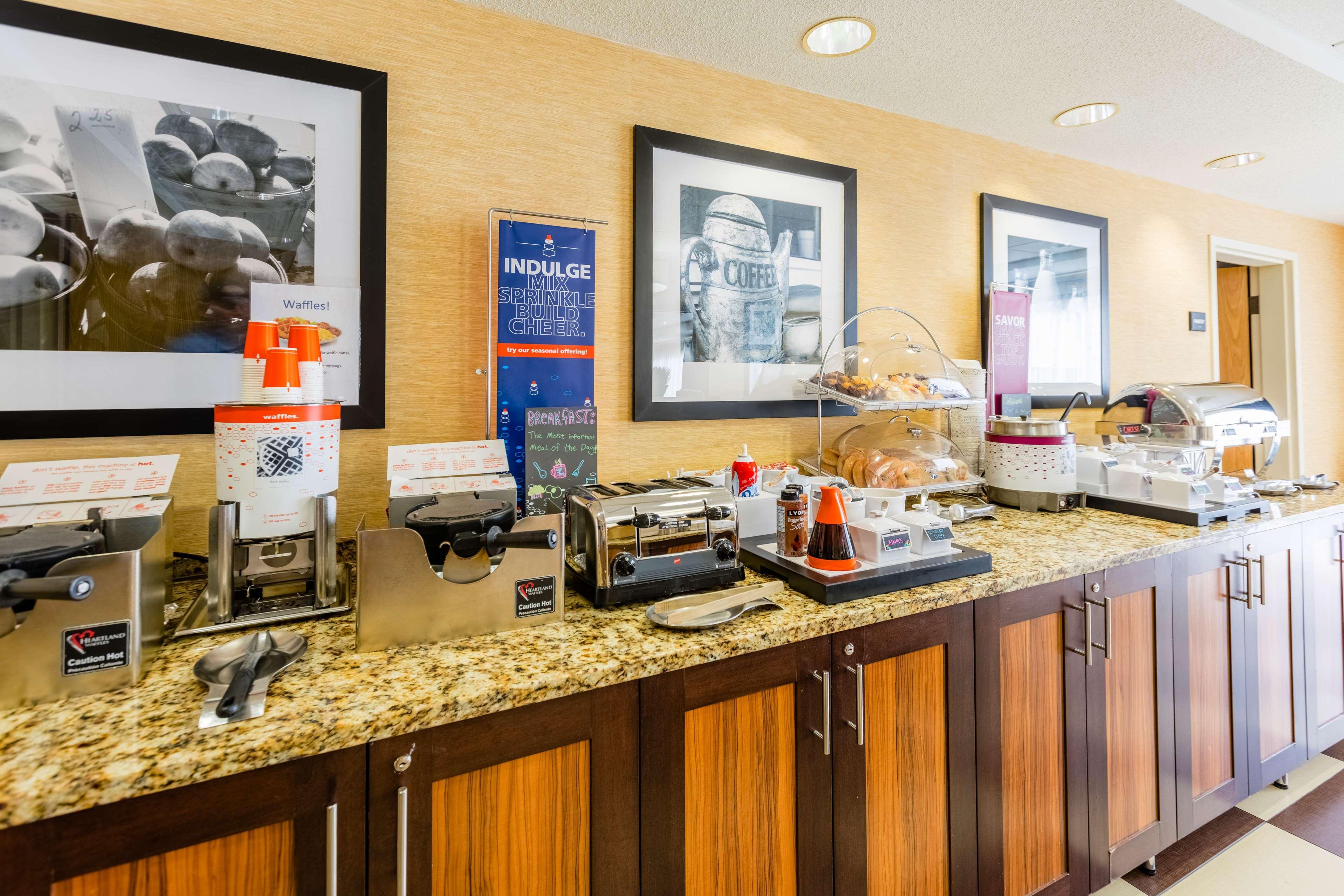 Hampton Inn St Charles St Peters Saint Charles Экстерьер фото
