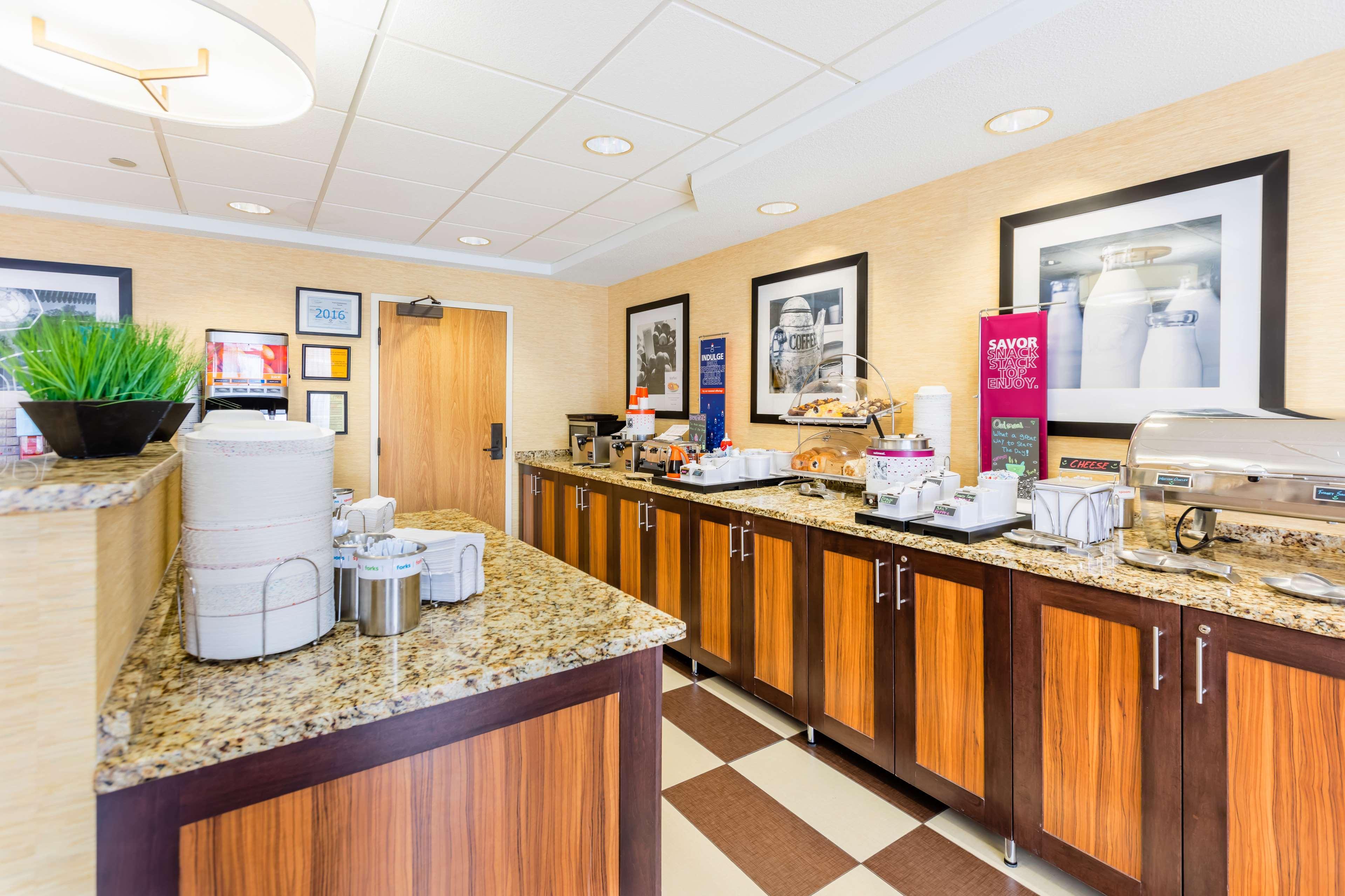 Hampton Inn St Charles St Peters Saint Charles Экстерьер фото