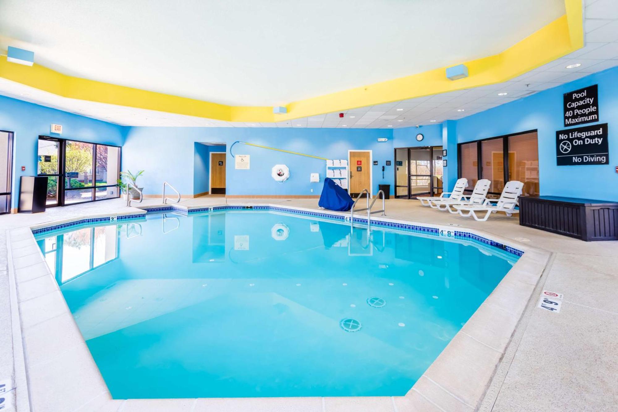 Hampton Inn St Charles St Peters Saint Charles Экстерьер фото