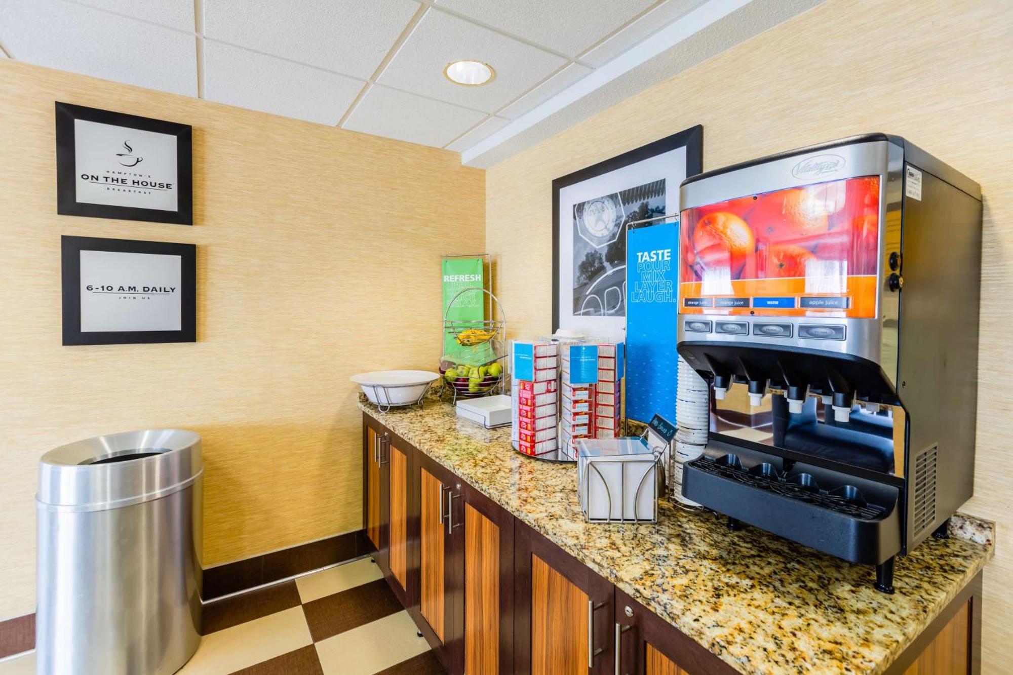 Hampton Inn St Charles St Peters Saint Charles Экстерьер фото